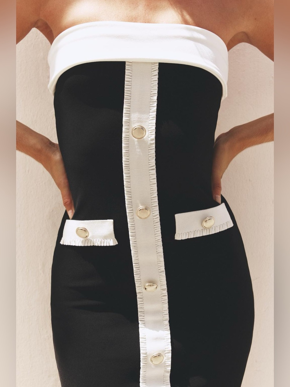ZARA Strapless stretchy sculpt bandeau dress with gold button detail - Picture 2 of 13